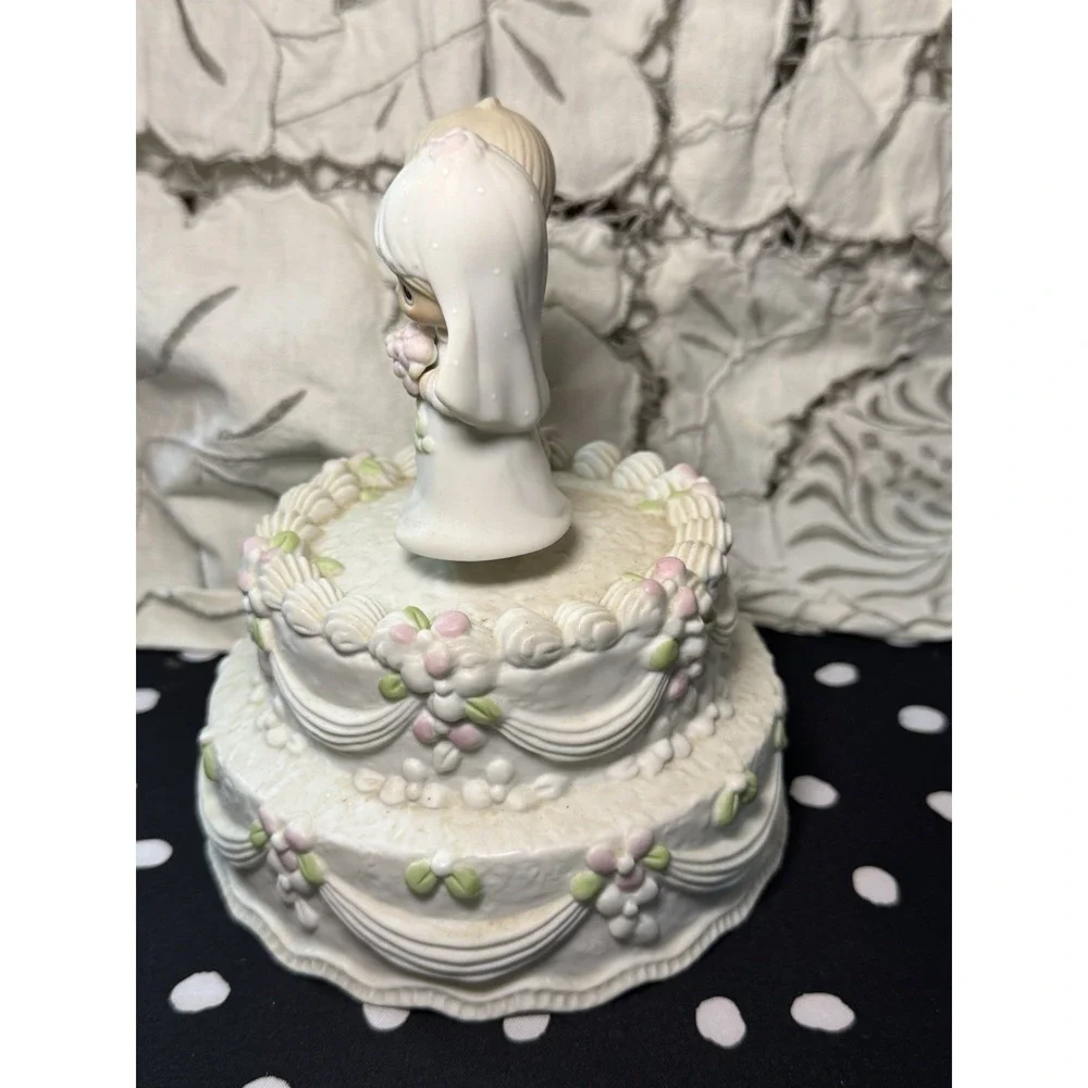 Precious Moments Enesco Collection 1981 Vintage Cake Topper Music Box Wedding